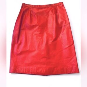 Spencer Jeremy Red LAMB LEATHER Skirt. Size 10
Zip up & Button Closure